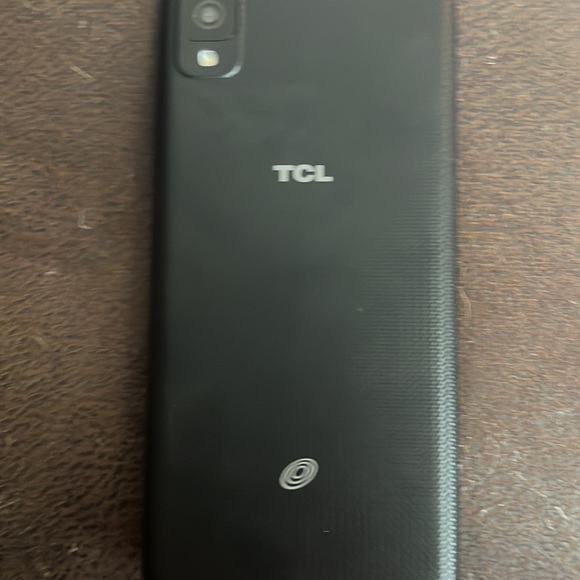 TCL phone unlocked old phone not cracked or anything no problems with it - Picture 2 of 2